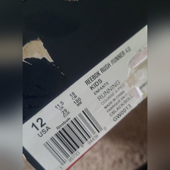 Boys Reebok Gym Shoes - Picture 6 of 6